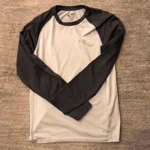 Small athletic long sleeve T